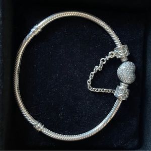 Pandora Moments Sparkling Heart Clasp Snake Chain Bracelet New in a Box. 7 inch